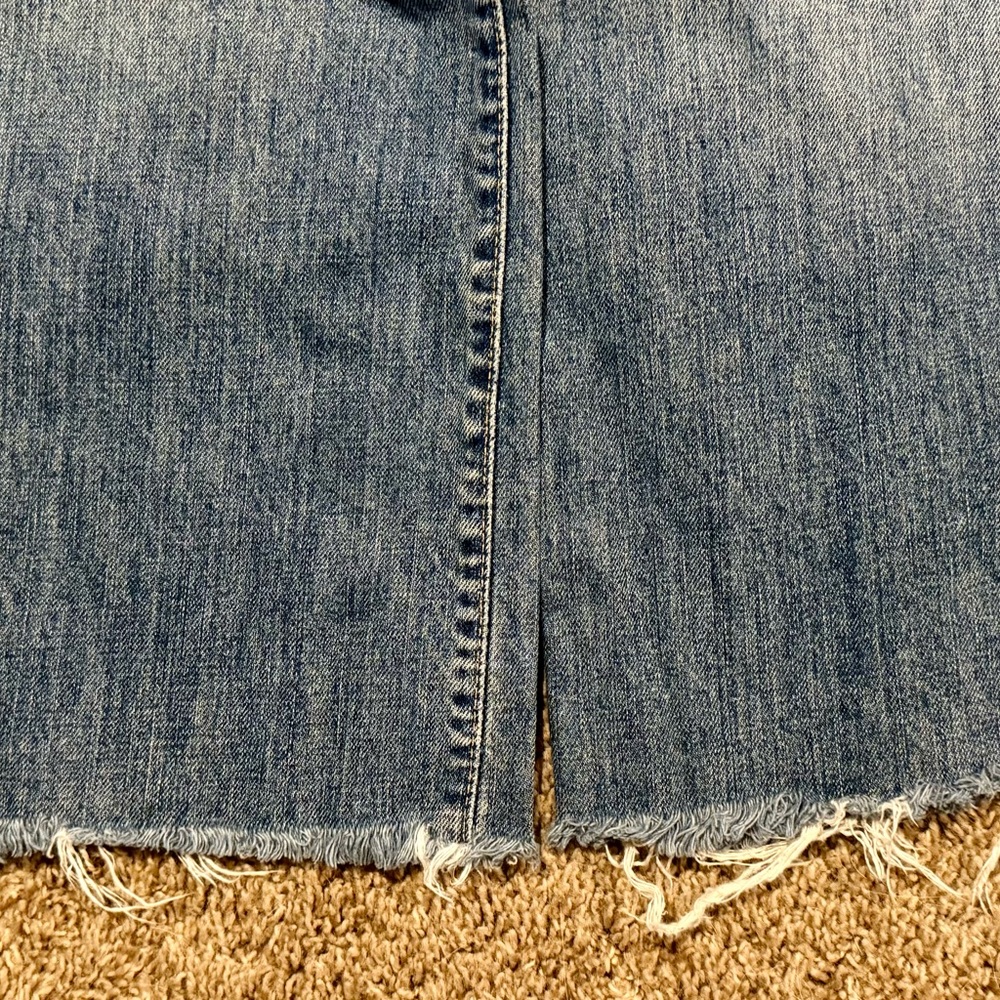 Distressed Blue Jeans - Picture 4 of 5